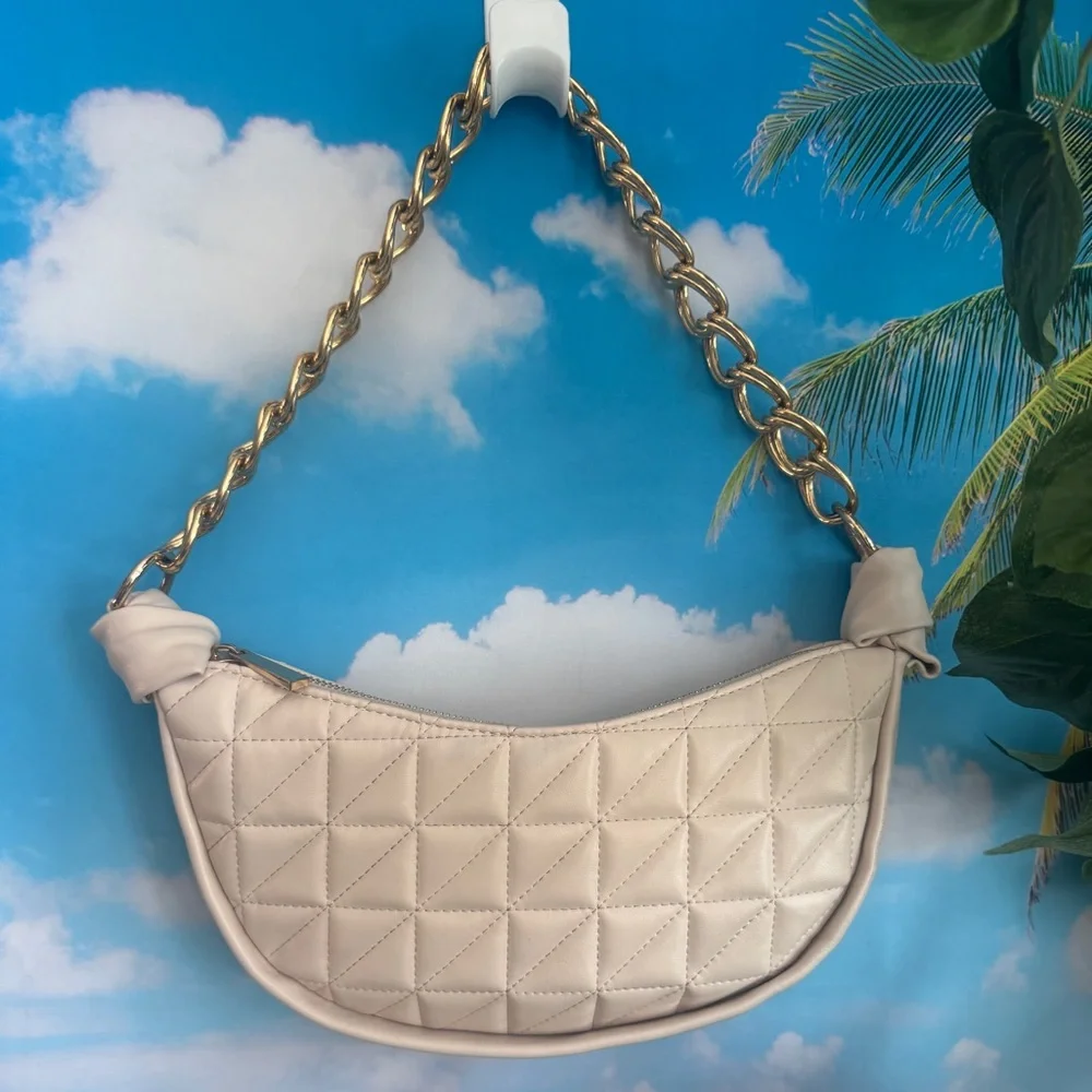 Forever 21 Quilted Cream Color Shoulder Bag - Picture 2 of 14